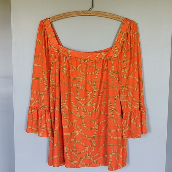 MICHAEL Michael Kors Tops - 💖HP💖 Michael Kors Logo Orange/ Gold chain link Flutter Sleeves Size Large NWT!